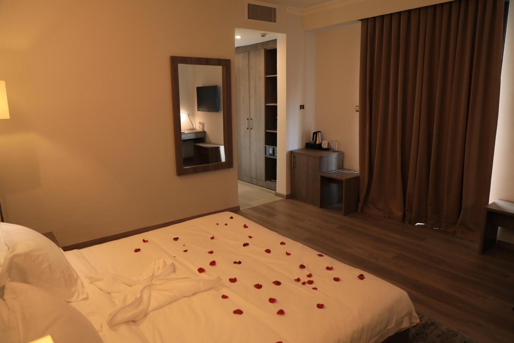 Th Bonroyal Hotel Аддис-Абеба Екстер'єр фото